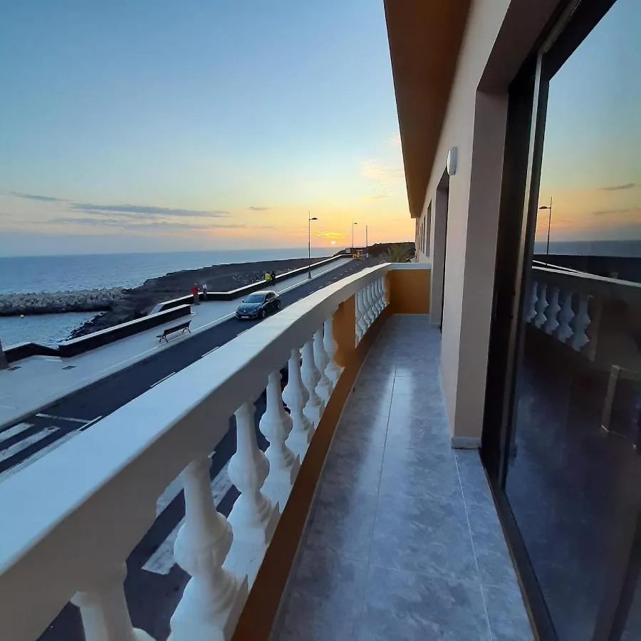 VV 121 con Balcón en primera línea de mar La Restinga Apartamento